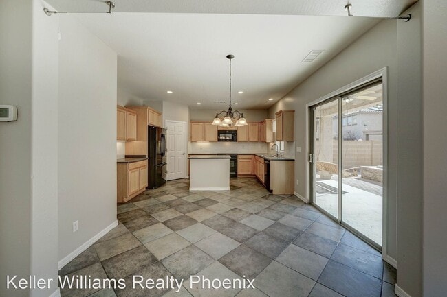 Building Photo - 3 br, 2.5 bath House - 2143 West Marconi A...
