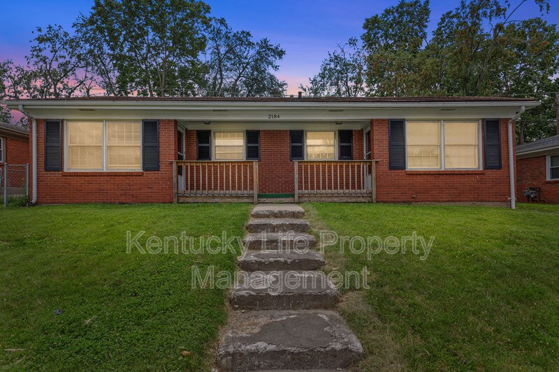 2184 Winterberry Dr, Lexington, KY 40504 House Rental in Lexington