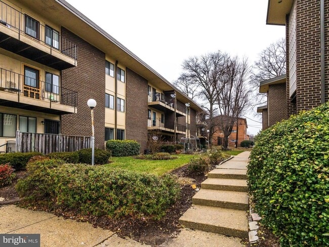 Photo - Cozy 2BD 1BTH beautifully updated condo in Suitland ready for move in
