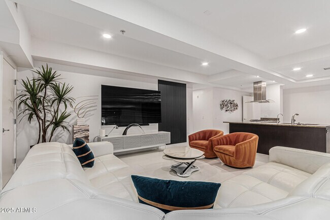 Foto del edificio - 7121 E Rancho Vista Dr