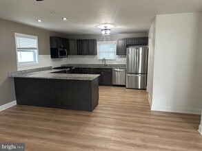 Building Photo - 630 Sequoia Dr