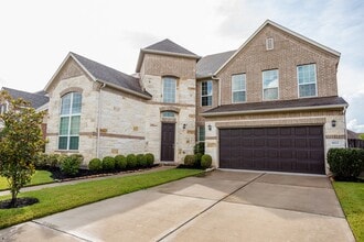 Building Photo - 4622 Regal Shadow Ln