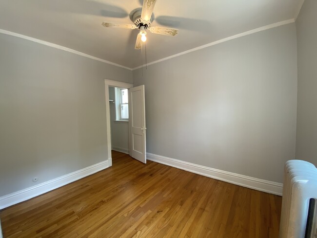 Bedroom - 3953 N Hoyne Ave