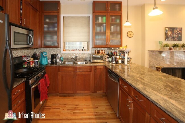 Foto del edificio - 943 N Leavitt St