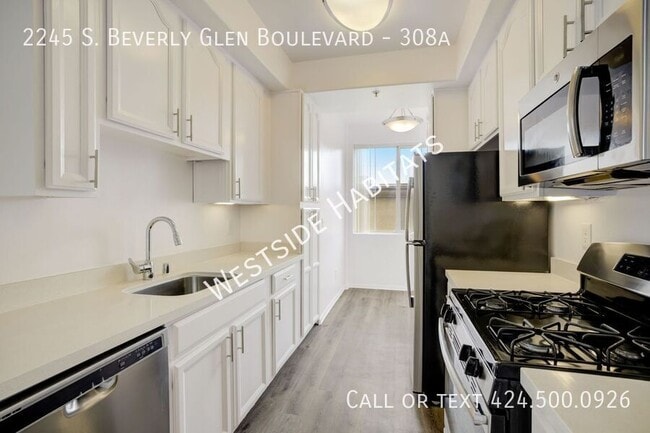 Building Photo - 2245 S Beverly Glen Blvd