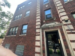 Building Photo - 241 E 108th St