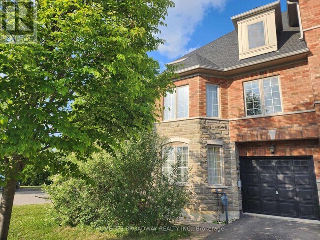 Building Photo - 98 Hillwood St