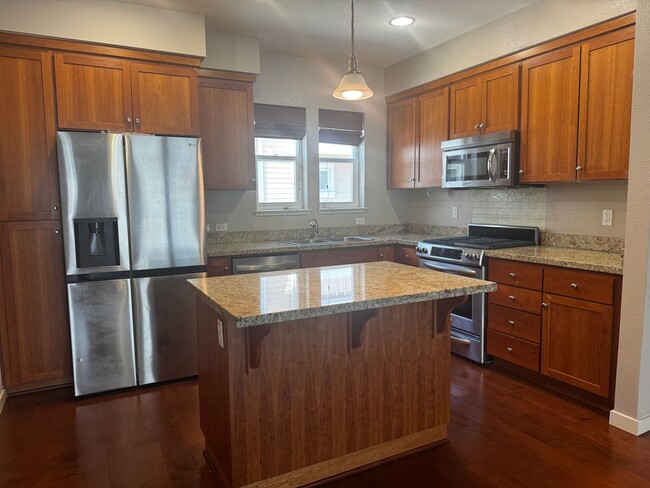 Building Photo - Bright, Meticulously-Maintained Mountain V...