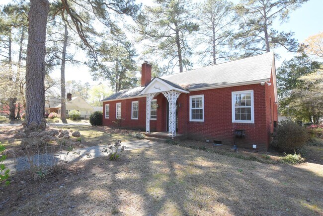Building Photo - 601 Huske St