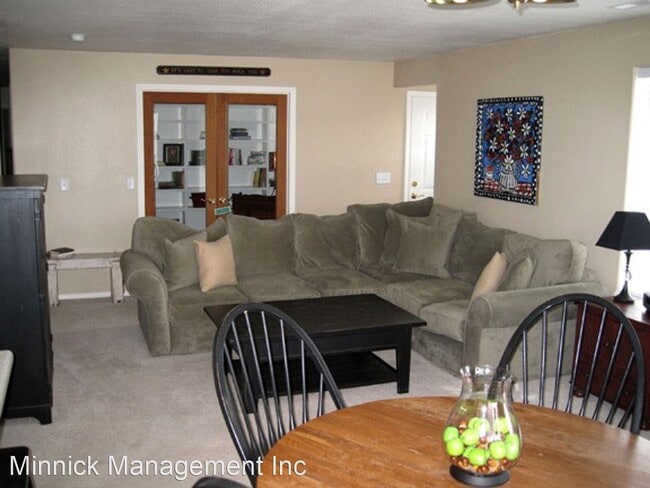 Building Photo - 3 br, 2 bath House - 835 Forest Glen Unit F