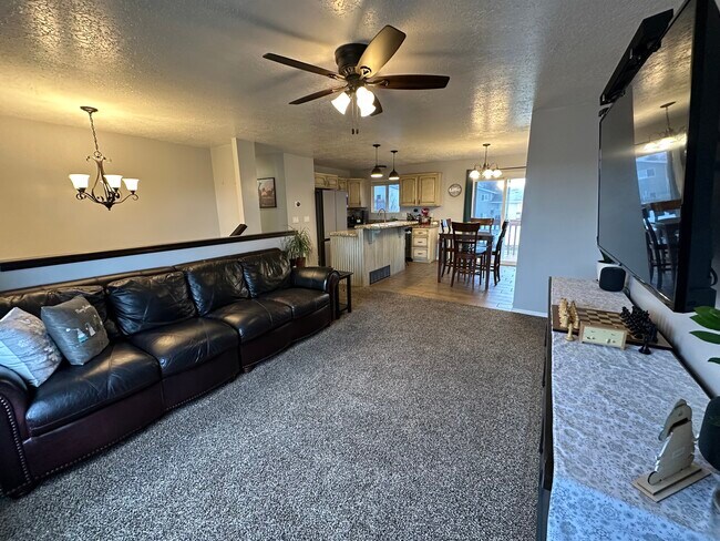 Foto del edificio - 1634 N 725 W