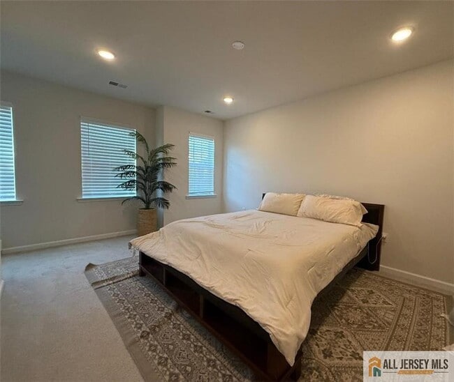 Building Photo - 13 Sternadori Rd