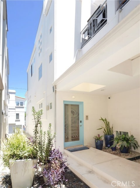 Building Photo - 440 Marine Pl