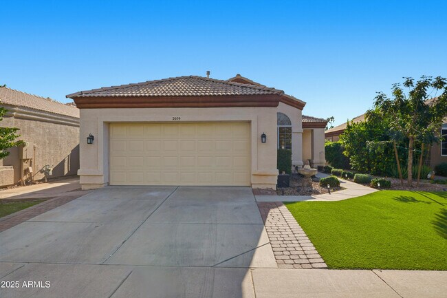 Building Photo - 2059 E Huron Ct