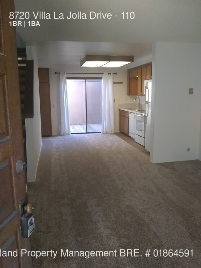 Building Photo - 8720 Villa La Jolla Dr