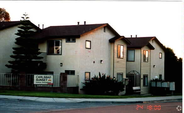 Foto principal - Carlsbad Sunset Senior Apartments