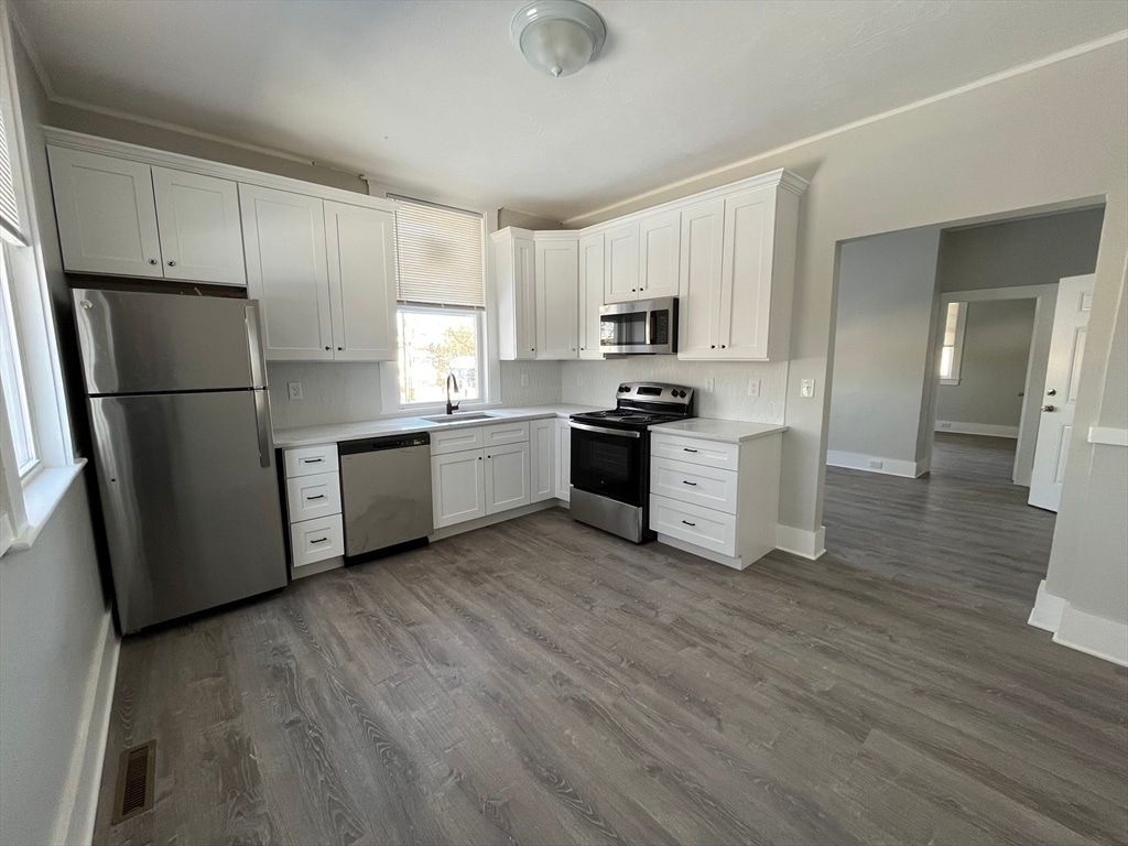 9 Dartmouth St Unit B, Maynard, MA 01754 Room for Rent in Maynard, MA