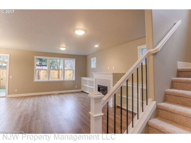 Foto del edificio - 4 br, 3 bath House - 17955 SW Meadowbrook Way