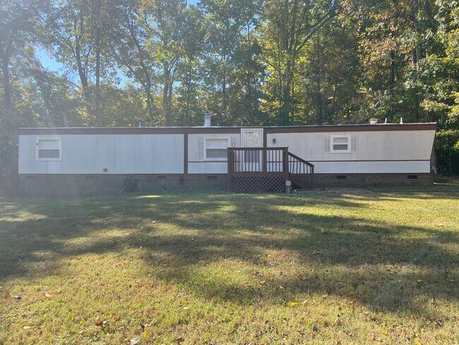 Building Photo - 3 Bedroom Mobile Home Convenient to 68 & I...