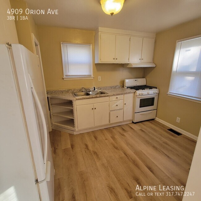 Building Photo - 3 Bedroom