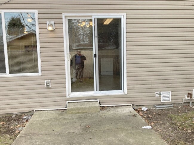 Building Photo - 114 N Bowdish Rd