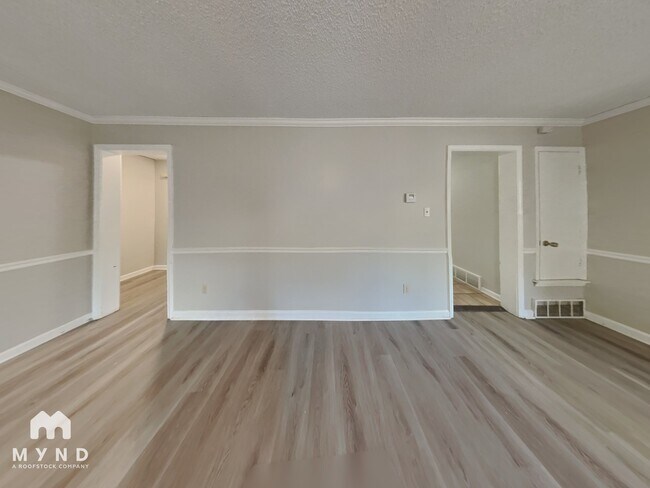 Foto del edificio - 976 Clarington Dr