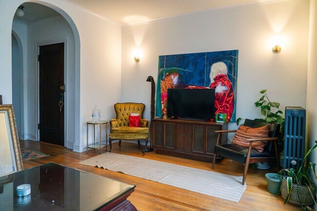Foto del edificio - Ravenswood - 1 Bed / 1 Bath - Heat & Water...
