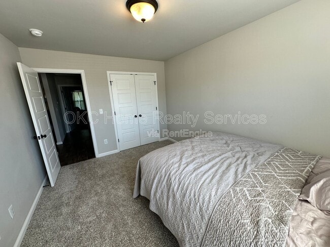 Photo - 7724 Windstone Dr House