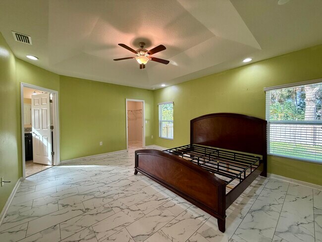 Foto del edificio - 5997 Ridge Lake Cir