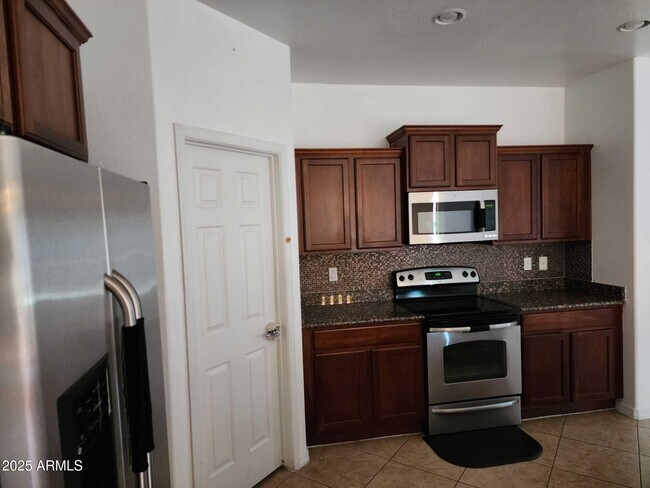 Foto del edificio - 16206 N 22nd Ln