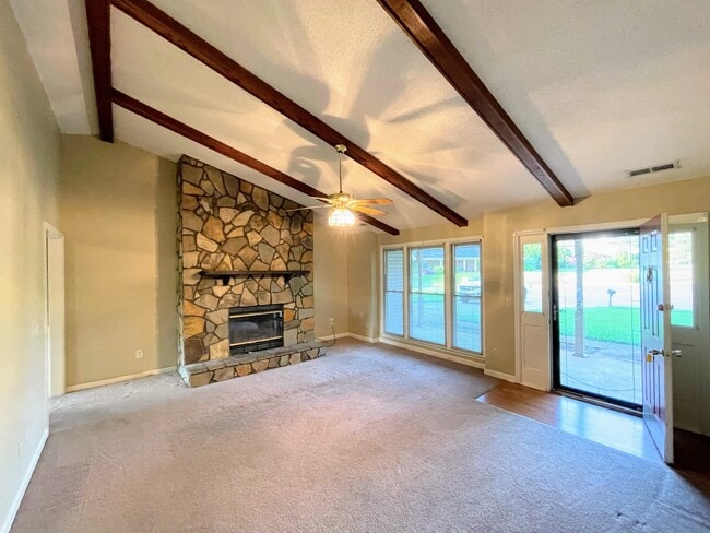 Foto del edificio - 104 Shaverlee Ct