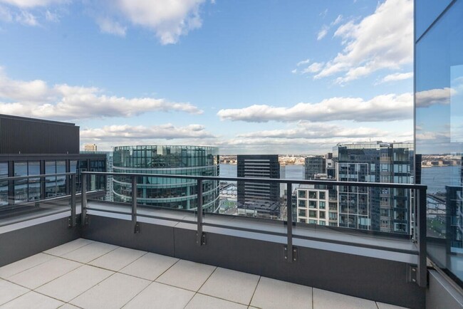 Foto del edificio - 131 Seaport Blvd