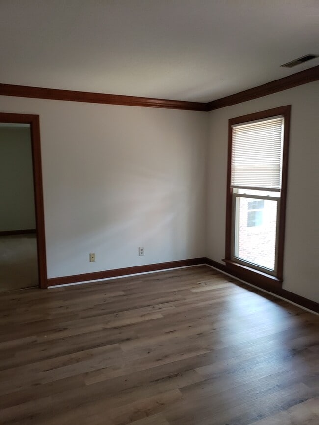 Building Photo - West Raleigh. Perfect for Roommates. Walk to NCSU! On Wolfline.