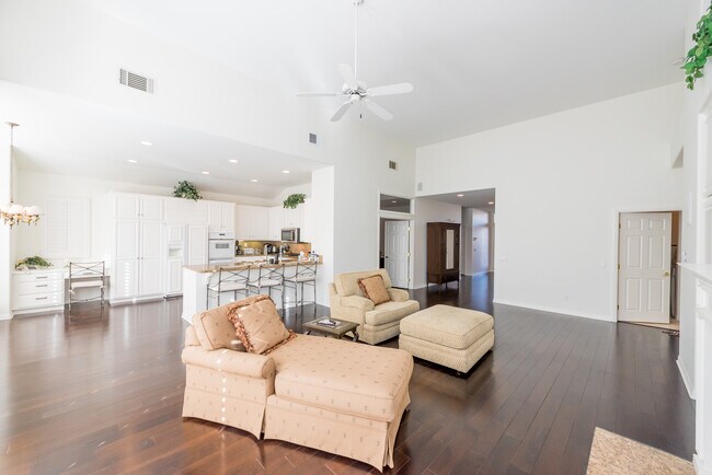 Building Photo - 468 Braxfield Ct