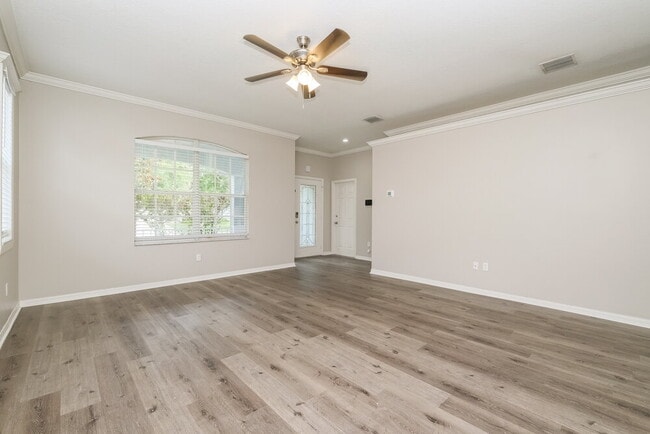 Building Photo - 6637 Cambridge Park Dr