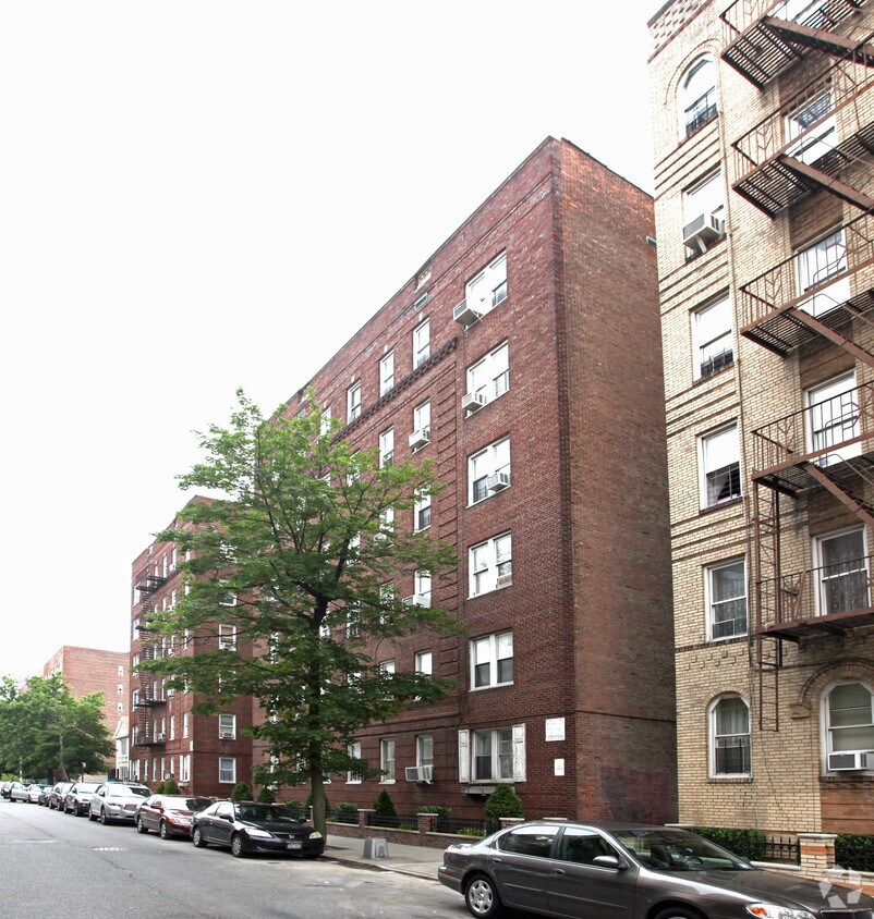 1773 E 12th St - Lexington Arms