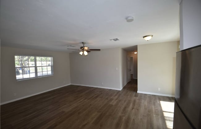Building Photo - 410 NE 171st Terrace