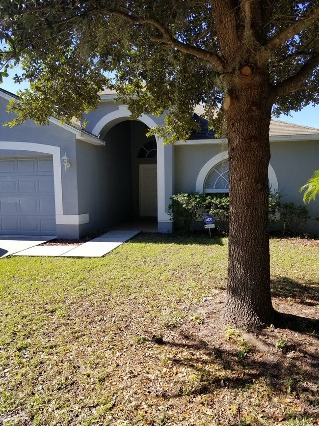 Building Photo - 3/2 in gated community with pond view
