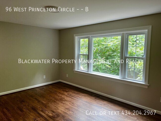 Building Photo - 2 Bedroom Apartment off Rivermont Ave!
