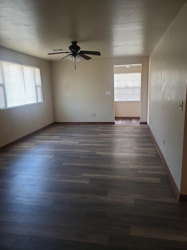 Foto del edificio - 1604 NW Lindy Ave