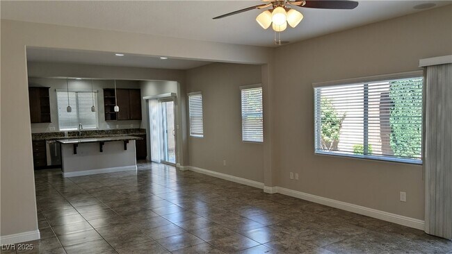 Foto del edificio - 10668 Berkshire Woods Ave