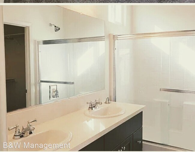 Building Photo - 4 br, 3 bath House - 1534 S. Loyola Ct.