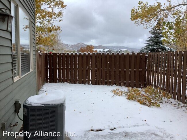 Foto del edificio - 3 br, 3 bath House - 1054 Lincoln Lane