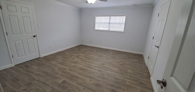 Foto del edificio - Available Now