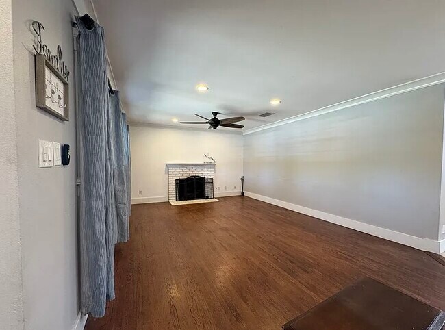 Foto del edificio - 1392 N 3rd Ave