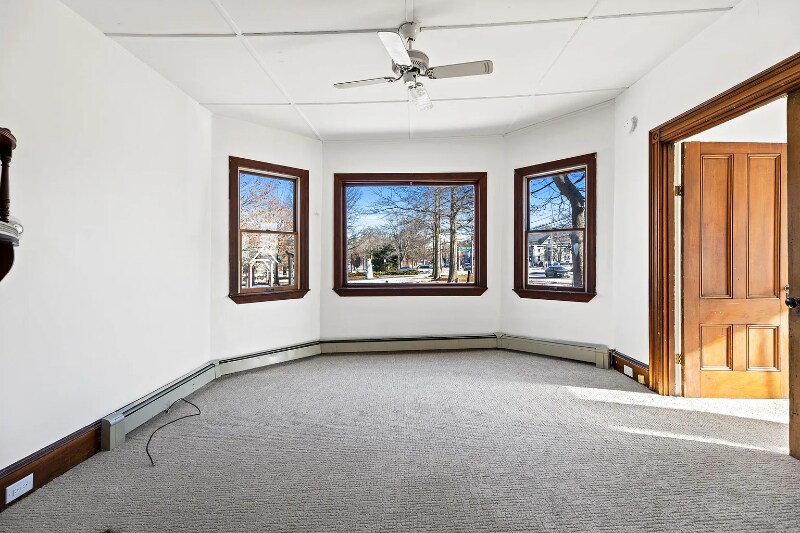 Primary Photo - 183 Park Ave