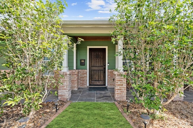 Foto del edificio - 1526 Adkins Rd