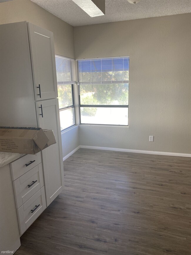Building Photo - 2 br, 2 bath Condo - 2643 Red Rock Street 201
