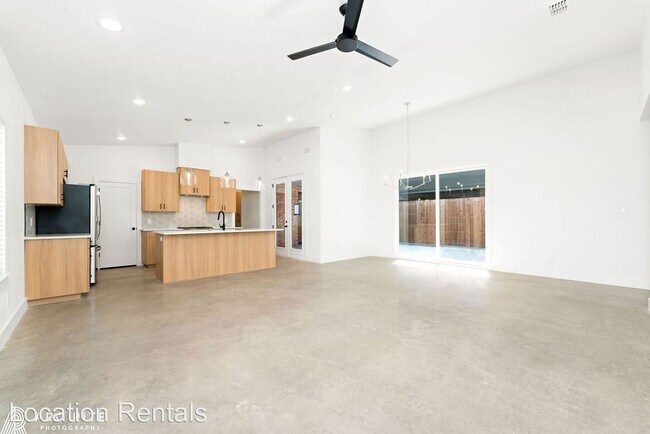 Foto del edificio - 3 br, 3 bath House - 4525 22nd Place