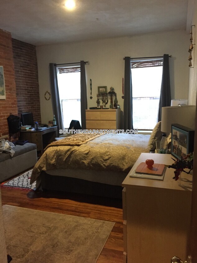 Primary Photo - 50 E Springfield St